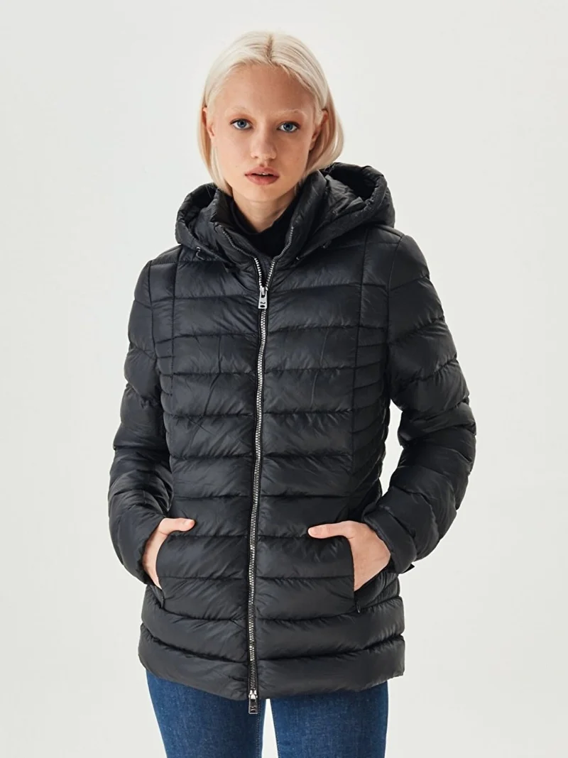 ال تي بي Women's Puffer Black Hooded Coat