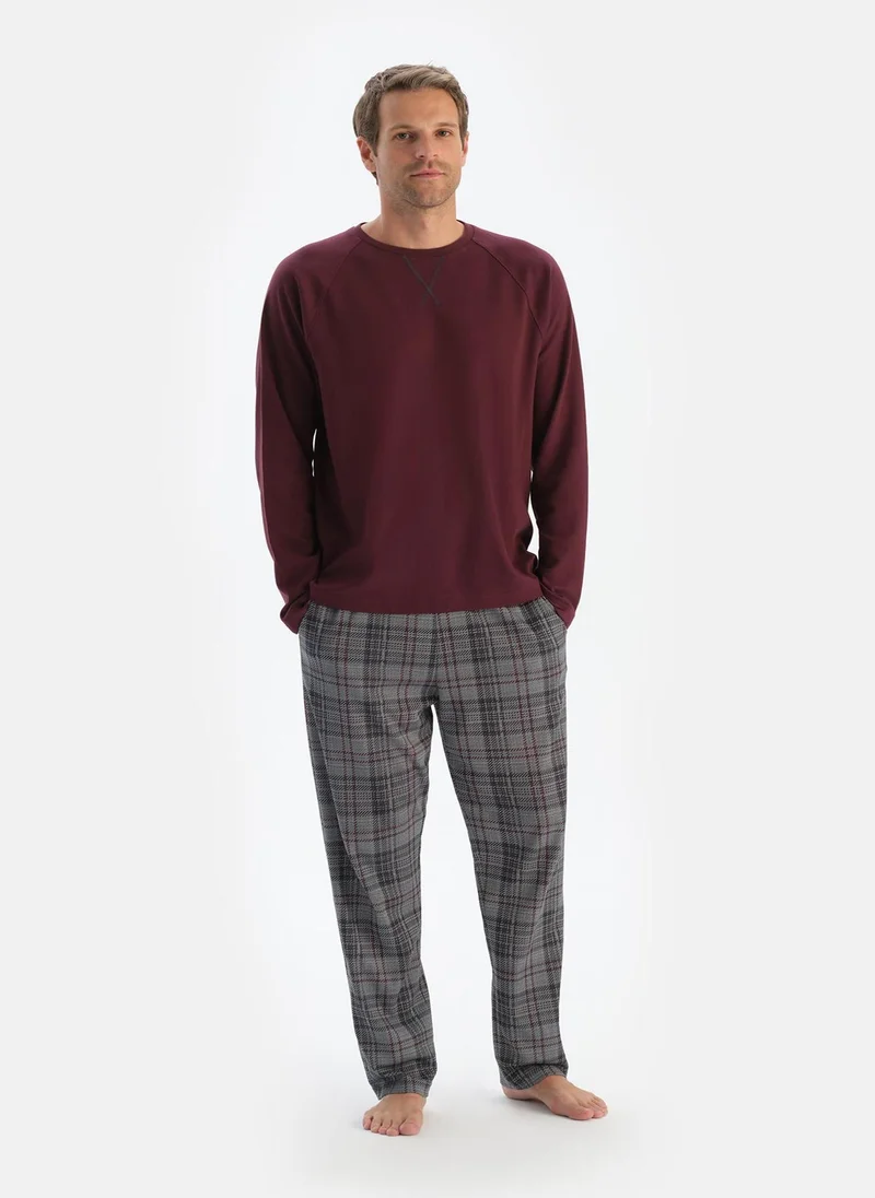 dagi T-shirt & Trousers Pajama Set Crew Neck Supreme Mid Rise Sleepwear