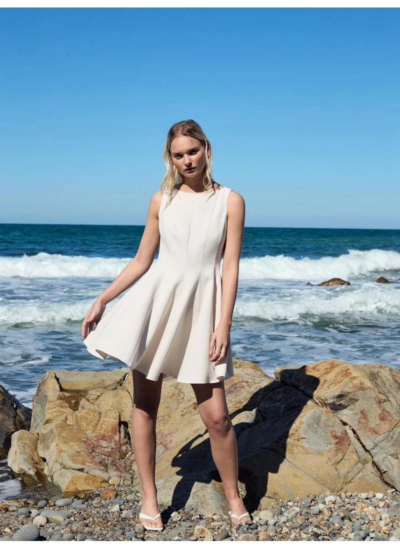 جاستي Seam Trace Flounce Mini Dress Ecru