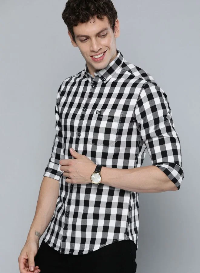 The Indian Garage Co Men Slim Fit Checkered Full Sleeves Cutaway Collar Casual Shirt