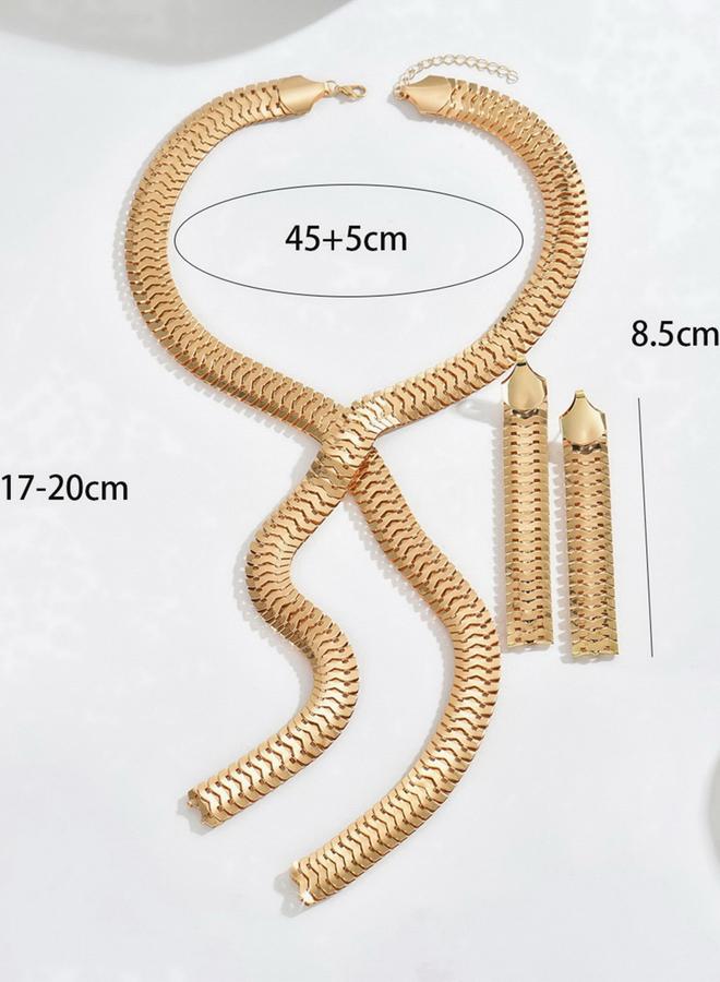 تايك تو طقم مجوهرات عقد وأقراط مزينة بشراشيب بلون ذهبي - Image 4