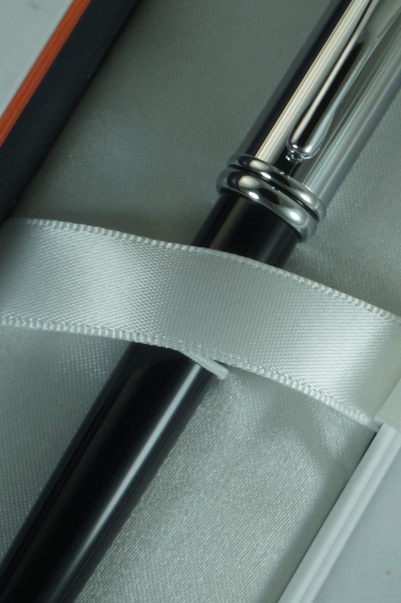 Cross Townsend Black Lacquer Tuxedo Ballpoint Pen - Image 4