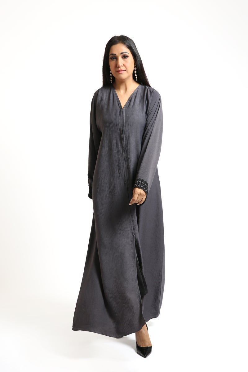 Nikias Hamriya Crepe Abaya with Button Front & Lace Sleeves - Image 3