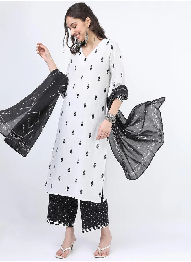 فيشود Women Black and White Printed Cotton Kurta Set by Styli