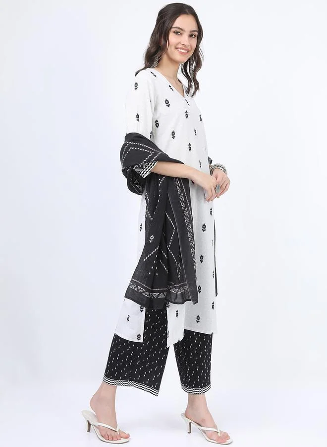 Vishudh Women Black and White Printed Cotton Kurta Set by Styli