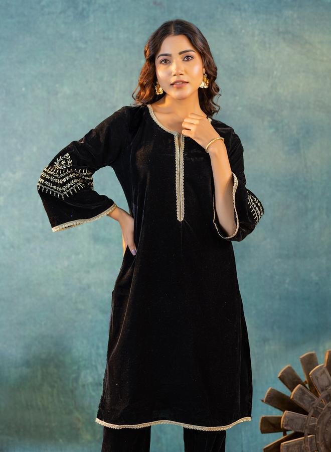 KASYA Women Embroidered Velvet Kurta and Pants Co-Ords - Image 5