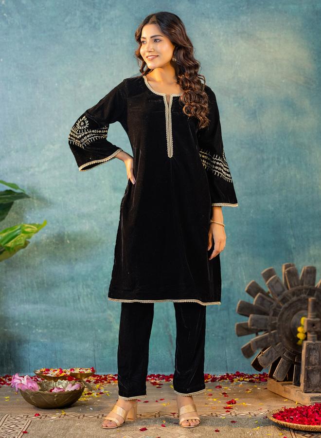 KASYA Women Embroidered Velvet Kurta and Pants Co-Ords - Image 3