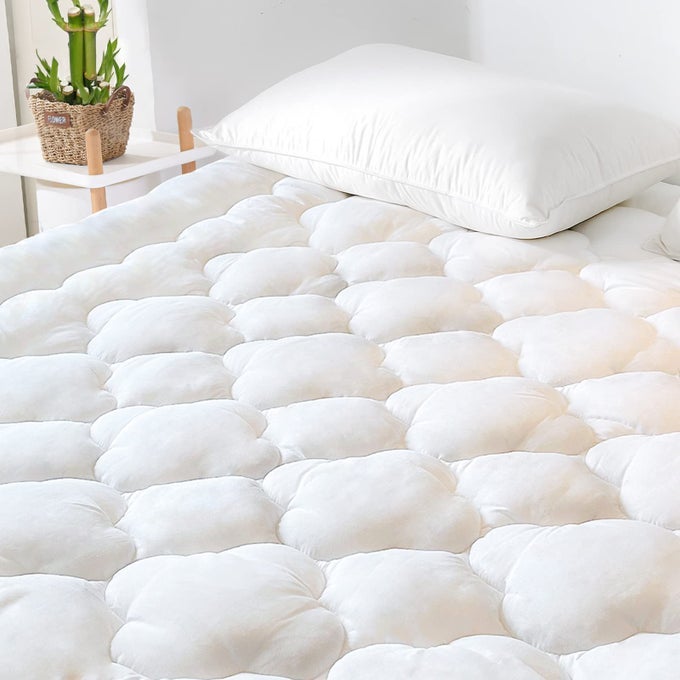 MATTRESS PAD COVER RAYON FROM BAMBOO QUEEN SIZE EXTRA THICK QUILTED FITTED MATTRESS TOPPER WITH 21 INCHES DEEP POCKET COOLING BREATHABLE AND NOISELESS MATTRESS COVER