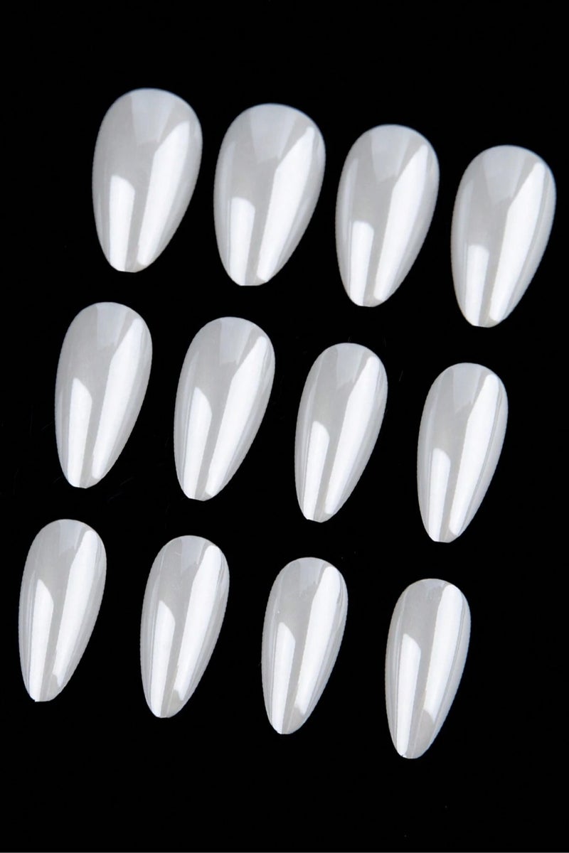 اظافر تركيب بشكل لوزي تحتوي العلبه على 24 ظفر مع مبرد اظافر و صمغ - Image 5