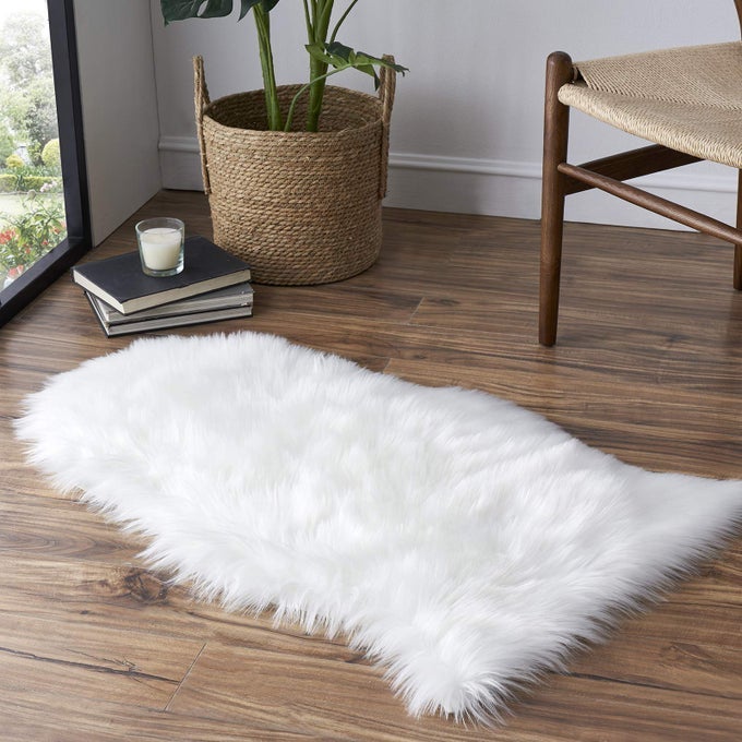FAUX FUR RUG SOFA CHAIRS COVER WHITE SMALL RUG FOR BEDROOM 2X3 SHAGGY FURRY RUGS FOR KIDS ROOM SHAG FLUFFY RUGS FOR NURSERY ROOM SOFT FUZZY PLUSH CARPET CUTE FLOOR DORM DECOR