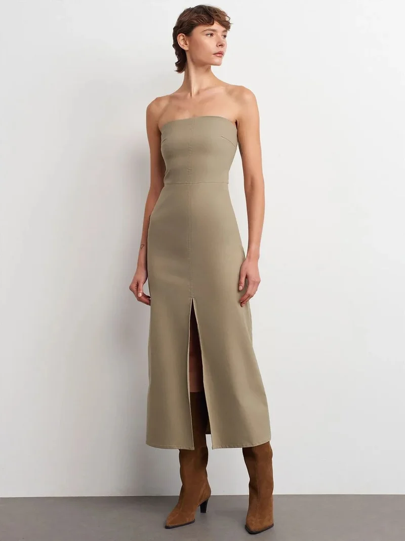 ديلفين DILVIN Strapless Fitted Midi Dress With Slit