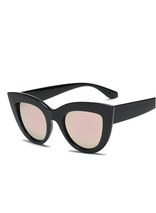 نظارات شمسية نسائية عصرية على شكل عين القط 2022 بإطار أسود وبودرة الكرز الأسود