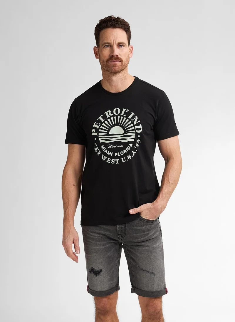 بترول اندستريز تيشيرت رجالي كلاسيك بطبعة