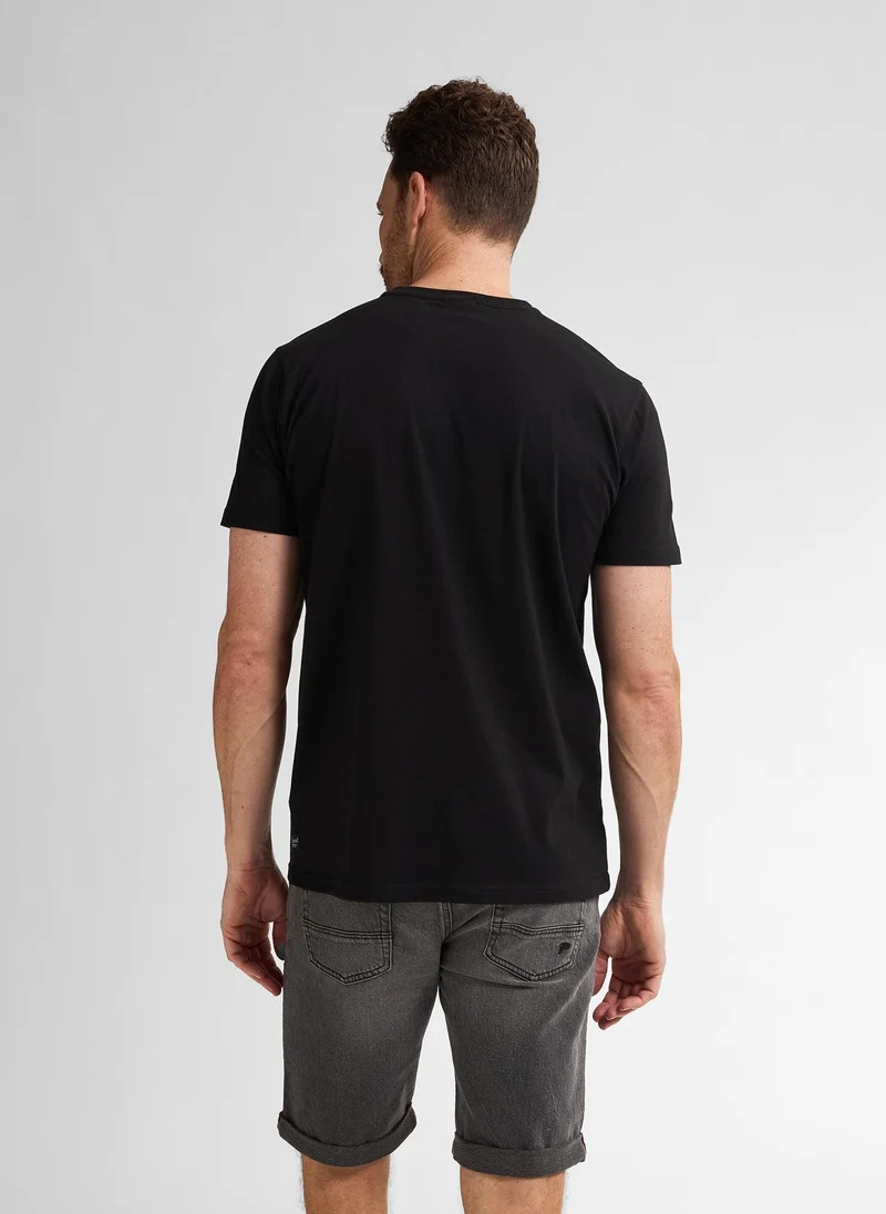 بترول اندستريز تيشيرت رجالي كلاسيك بطبعة