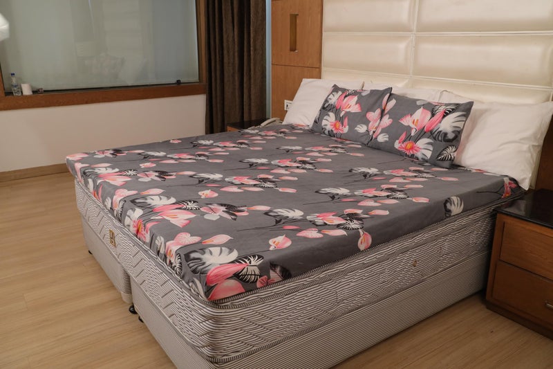 Status Contract Cotton Rich Double Fitted Bedsheet with 2 Pillow Covers for Bed Room, Home, Hotel-120 GSM (D3) - Image 3
