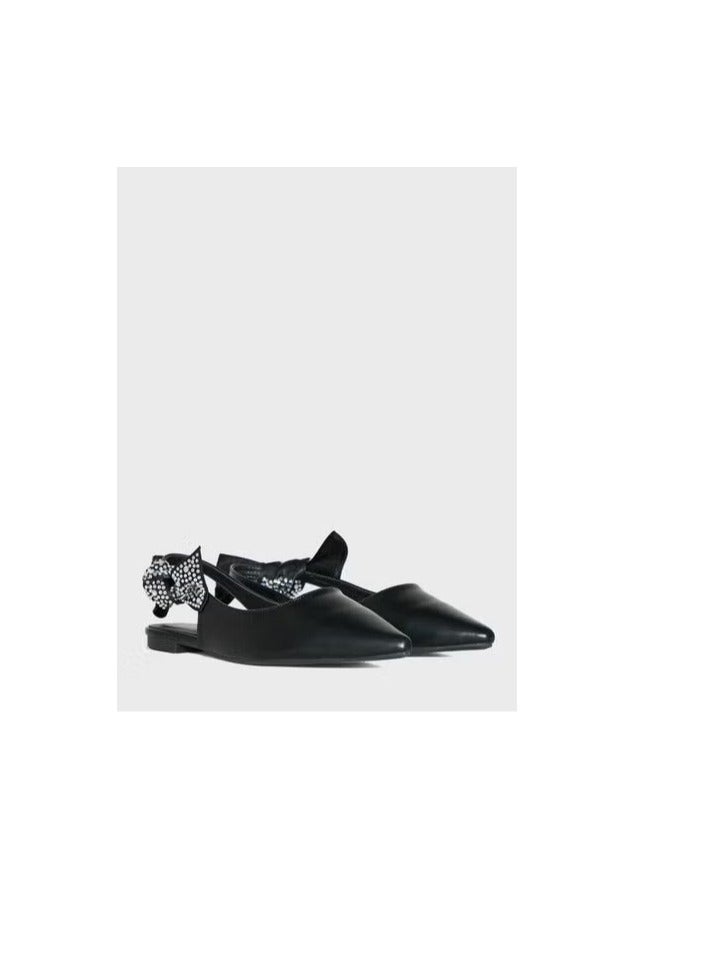 حذاء فلات مزين بفيونكة