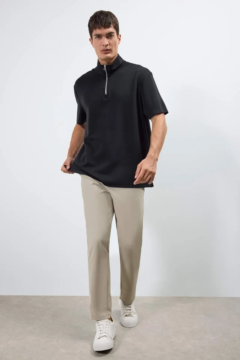 ديفاكتو Regular Fit Stand Collar Short Sleeve Heavy Fabric T-Shirt