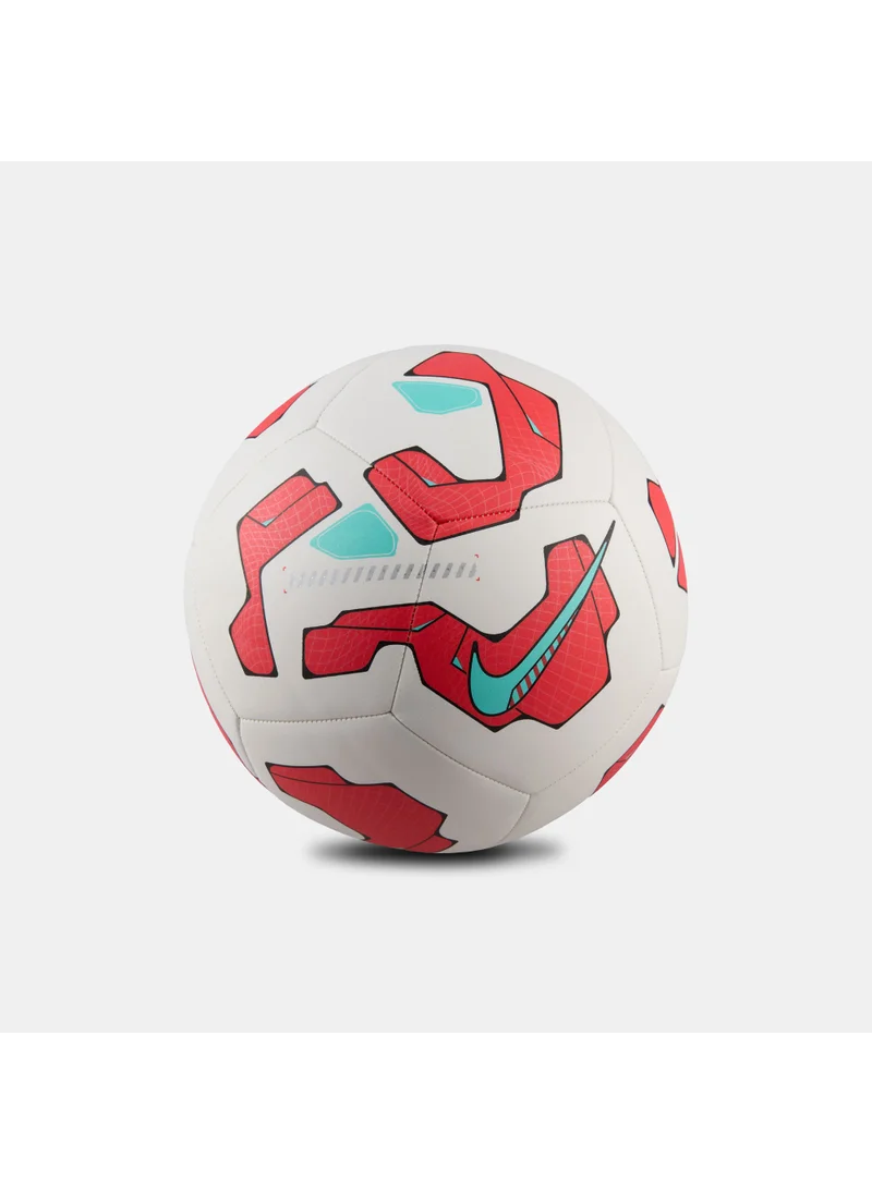 Nike Pitch Football