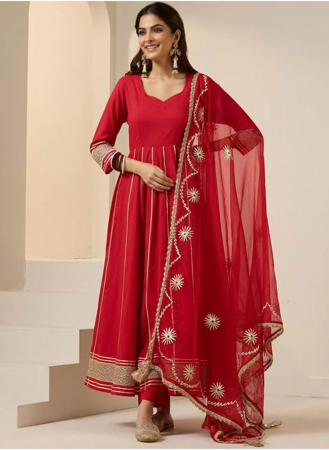 آي شين Palazzo Women Red Cotton Kurta Set with Embroidered pattern Tunic and Palazzo features a Round neckline and Three-Fourth Sleeve secured with Elastic closure and styled in Straight Fit ideal for Festive moments — exude elegance in every glance.