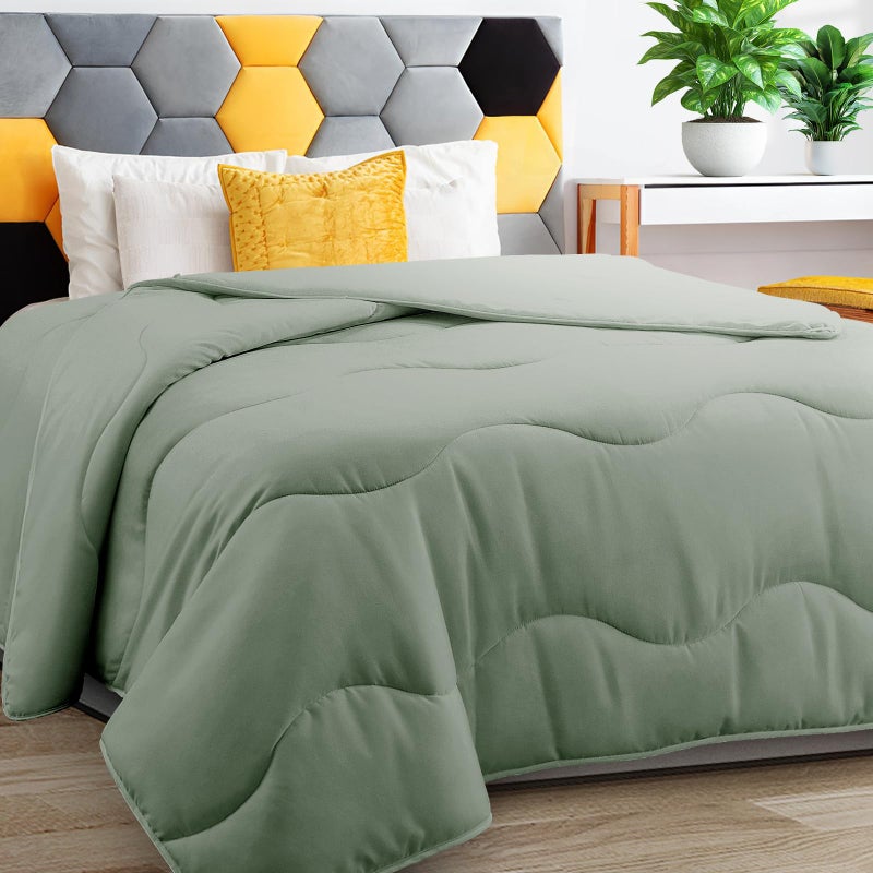 MEELUS Lightweight Comforter Cooling Sage Green, All Season Duvet Insert Breathable Queen Size Summer Bedding, Soft Microfiber Cool Down Alternative Quilt with Corner Tabs, 88x88 inch - Image 1
