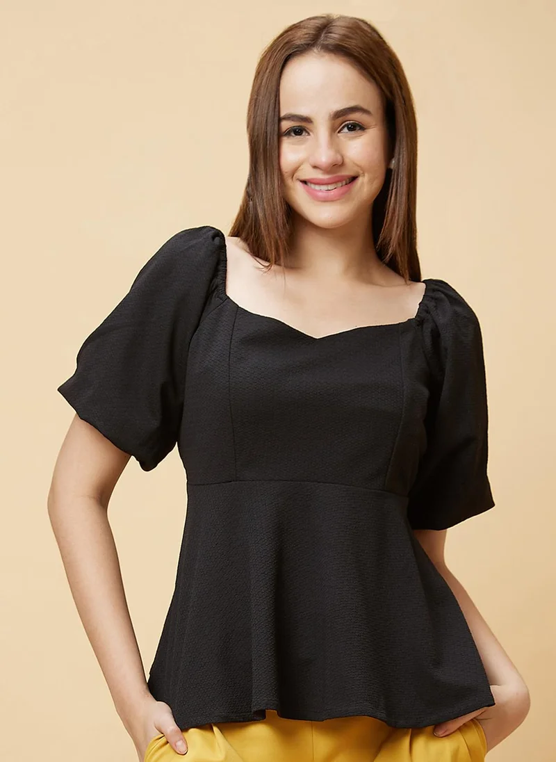 جلو باص Globus Women Black Sweetheart Neck Puff Sleeves Gathered Regular Top