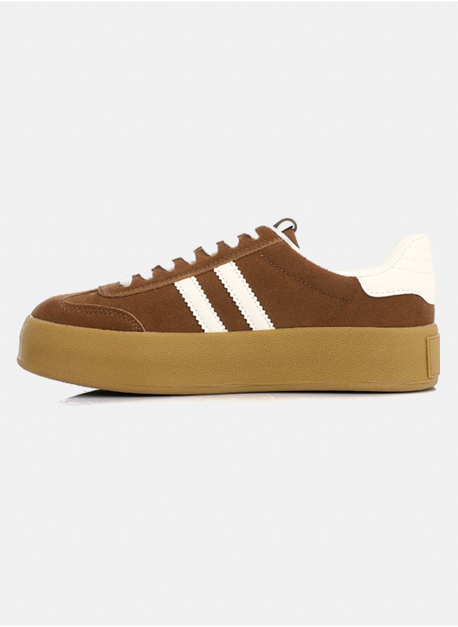 DejaVu Fashionable Sneakers  - Image 4