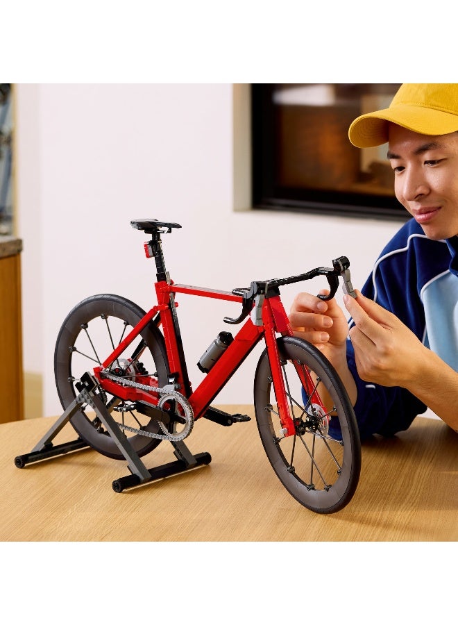 LEGO Icons Road Bike Sports Decor 11380 Building Toy Set (806 Pieces) - Image 3