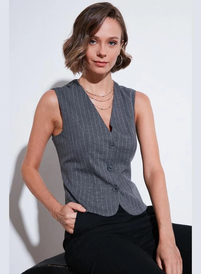 ليلا سترة نسائية كلاسيكية مبطنة من ليلا