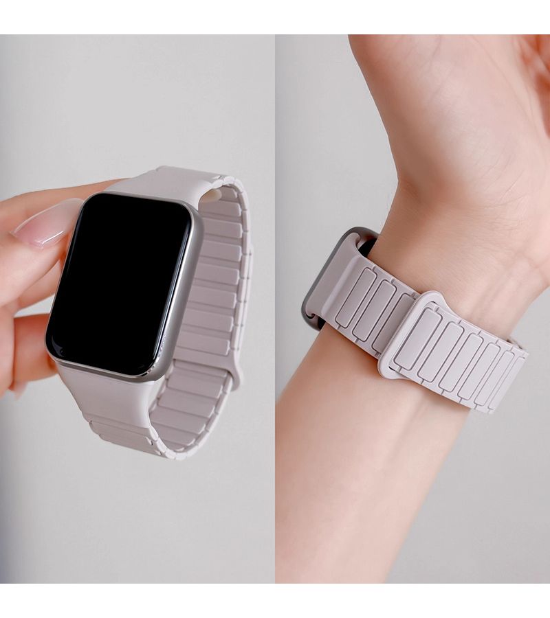 حزام سيليكون مغناطيسي لساعة Redmi Watch 5 4 متوافق مع Xiaomi Band 9 Pro 8 Pro تصميم أنيق وبسيط وصناعة دقيقة باللون الأسود - Image 1
