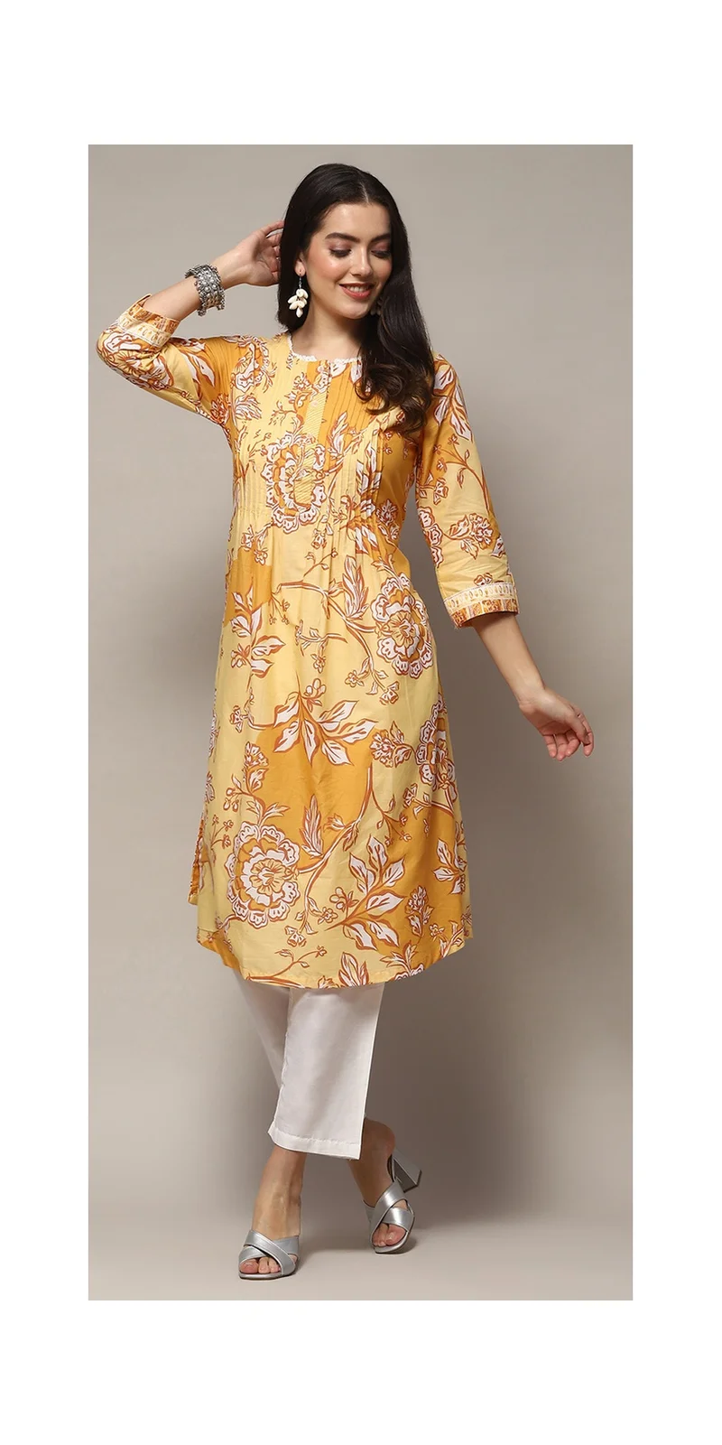 بيبا كورتا قطن أصفر مستقيم