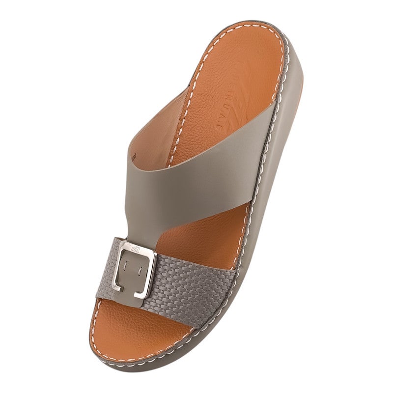 إيت صندل عربي يدوي الصنع للرجال من AET | شبشب رجالي خارجي | شبشب مفتوح من الأمام للاستخدام اليومي | جلد عربي أصلي مع ابزيم| تصميم عربي جديد | نعل داخلي بني| مريح وخفيف الوزن - Image 3