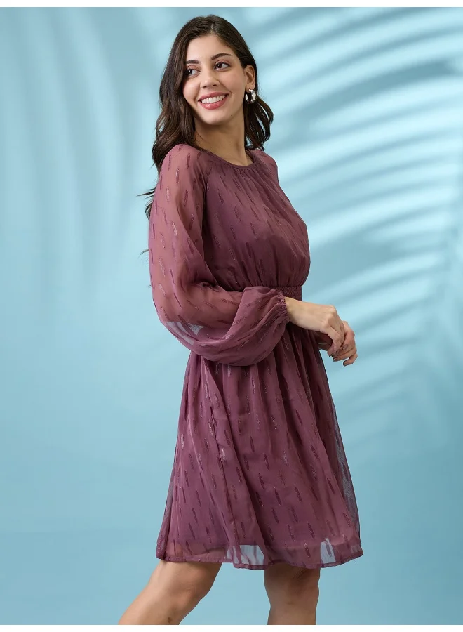 جلو باص فستان سهرة قصير نسائي من جلوبس بأكمام بيشوب وتصميم ذاتي من الجورجيت بلمعة وخصر مزموم