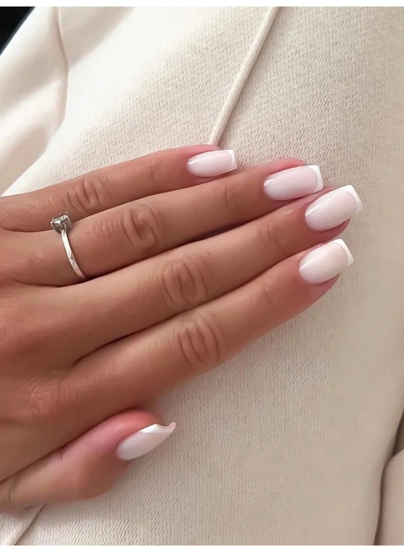 اظافر تركيب مزيفه فرنسيه بتصميم مربع تحتوي العلبه على 24 ظفر مع مبرد اظافر و صمغ - Image 1