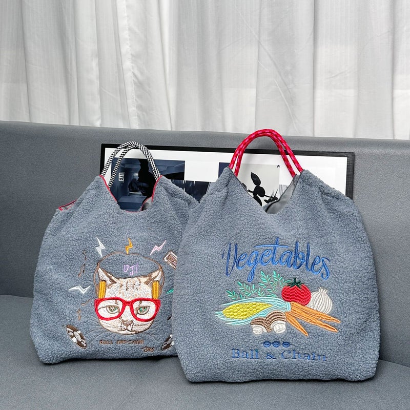 2024 Winter Ball Chain Japanese Embroidery Plush Green Shopping Bag Simple Commuter All-Match Shoulder Bag Fashion - Image 4