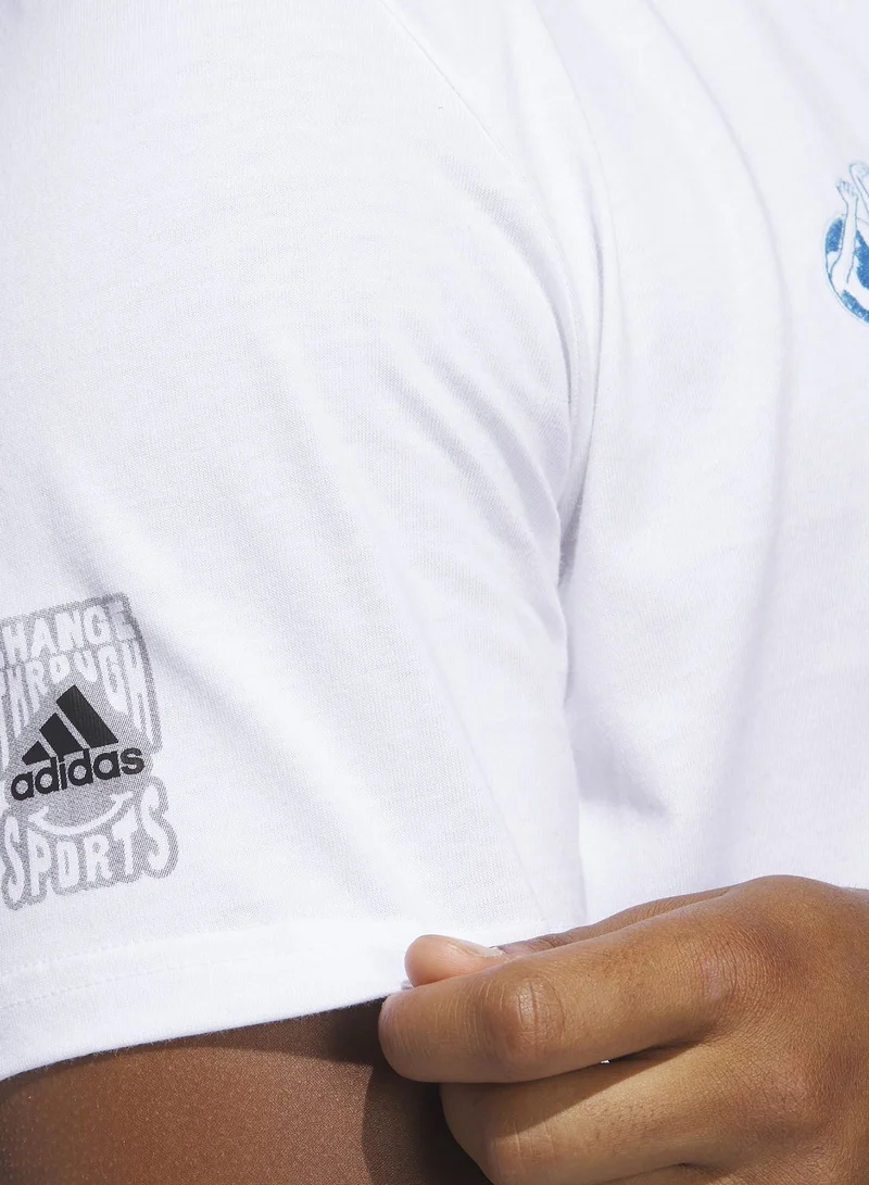 adidas تيشيرت بجيب في الامام