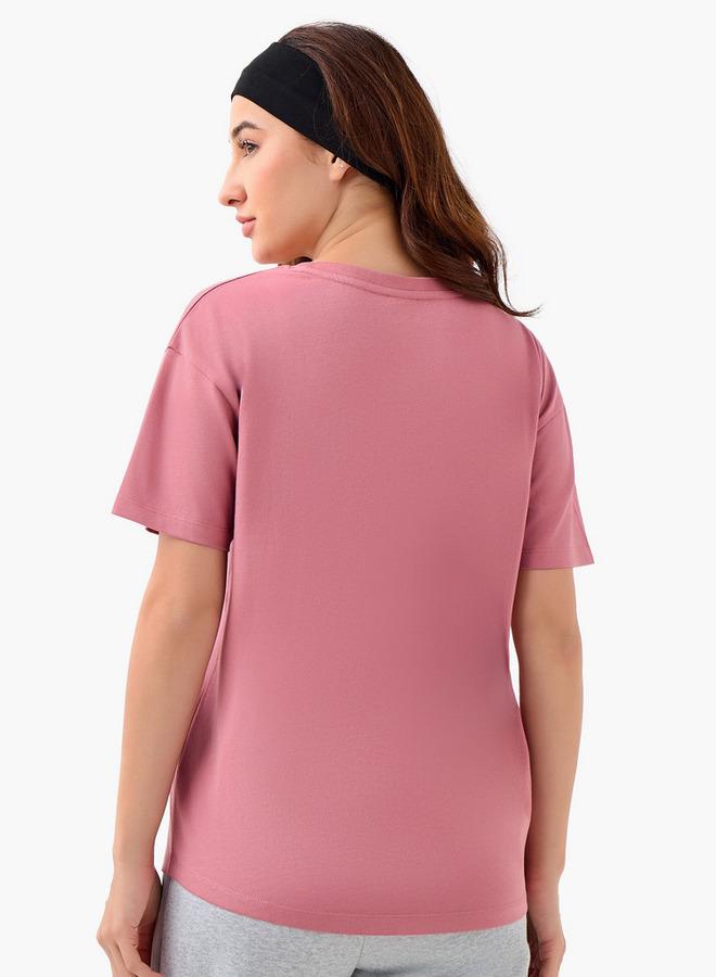 كابا تيشيرت كابا نسائي مطرز بشعار قابل للتمدد - Image 3