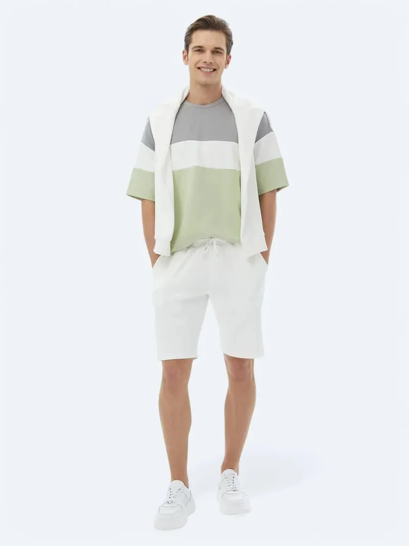 كيب شورت رياضي محبوك بلون بيج فاتح، مناسب للجري والارتداء اليومي