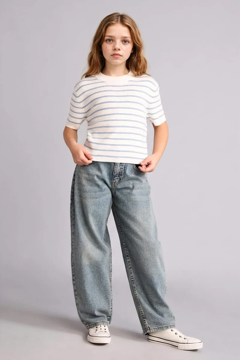 ديفاكتو Girl Regular Fit Crew Neck Pullover