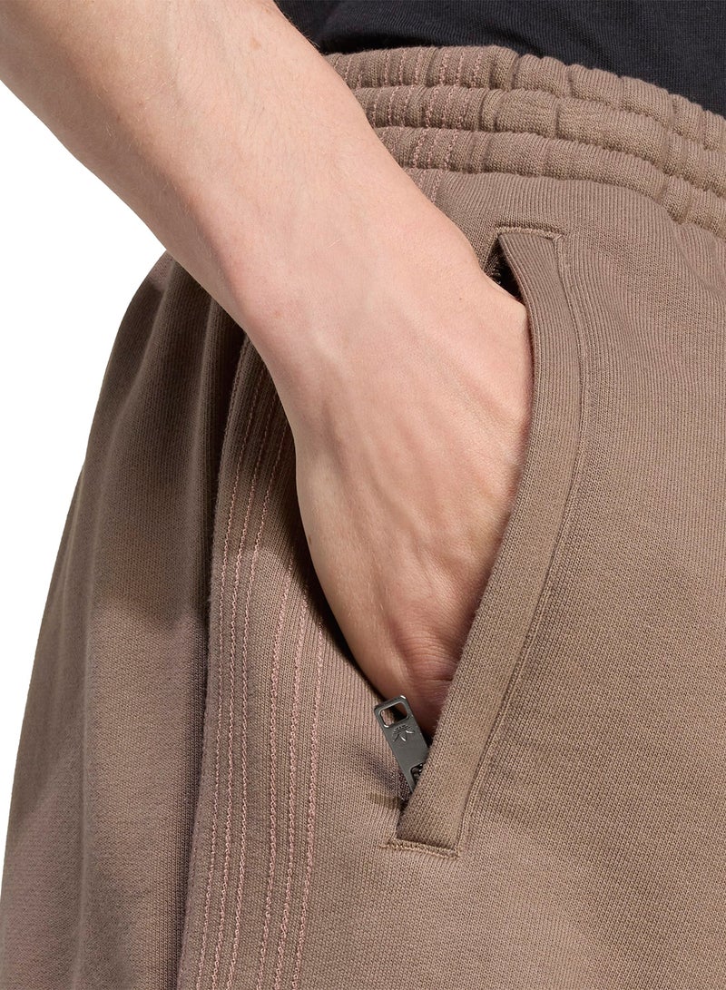 adidas Originals Premium Essential Shorts  - Image 3