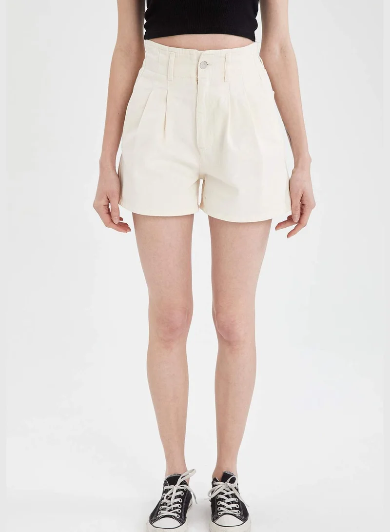 DeFacto Woman Regular Fit Short