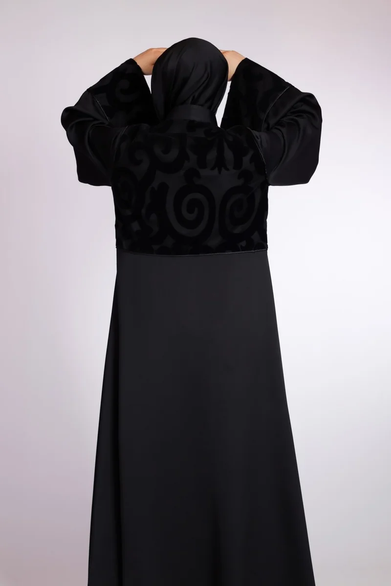 هاريكا وير Wonderful Wear Modern Elegance Black Abaya