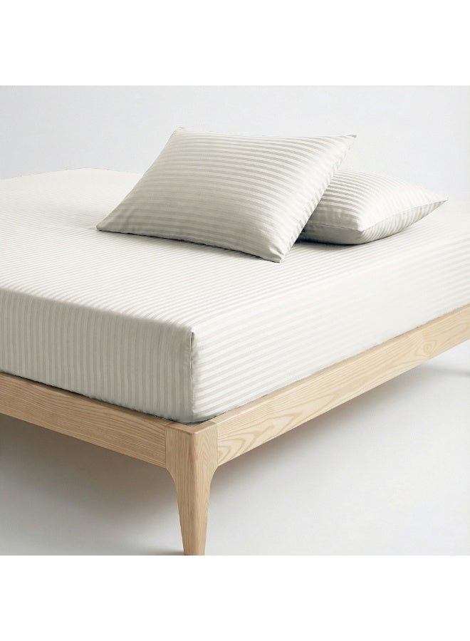 ريلاكس طقم ملاءات سرير فاخر ممتاز - ملاءة سرير فائقة النعومة، تسمح بمرور الهواء، ولطيفة على البشرة، مزودة بجيوب مطاطية عميقة، تتضمن غطاء وسادة واحد وملاءة سرير واحدة، لون أبيض كريمي، 120 × 200 سم - Image 2