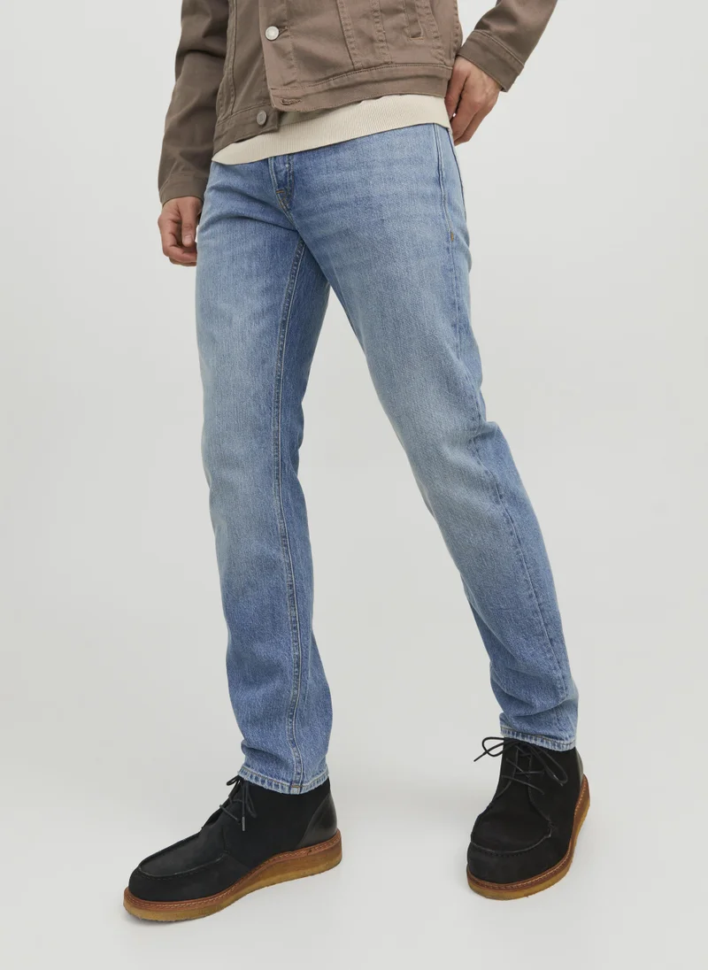 Tapered Fit Jeans