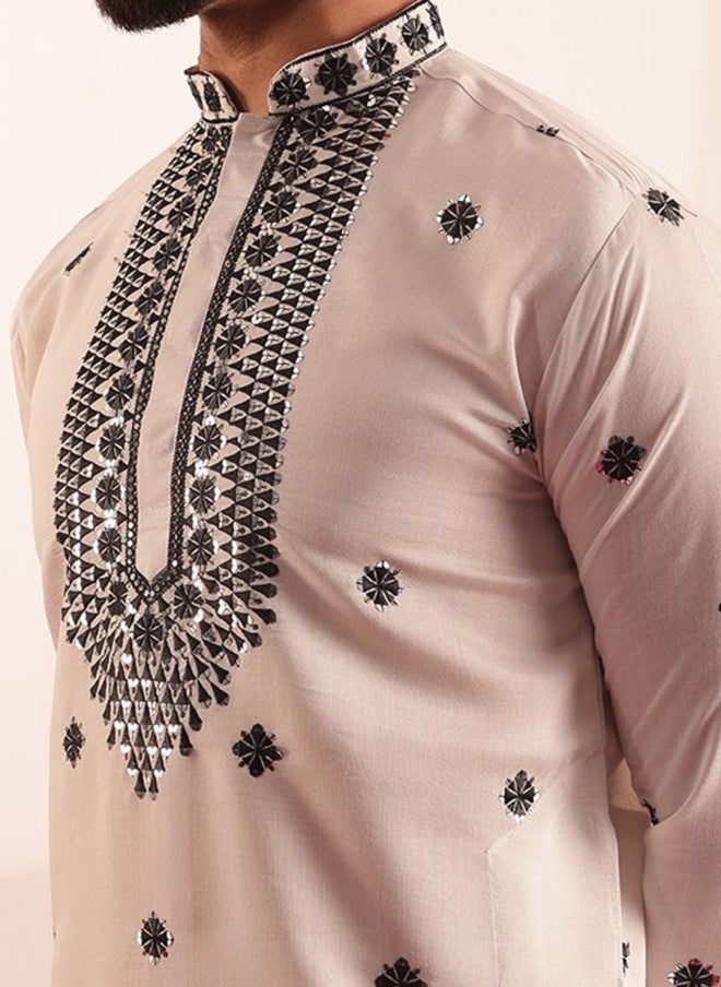 Sojanya قميص مطرز بأعمال المرايا للرجال - Image 3