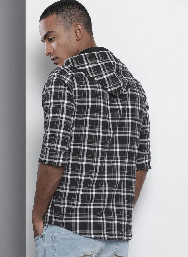 شركة المرآب الهندية Men Slim Fit Checkered Full Sleeves Hooded Casual Shirt