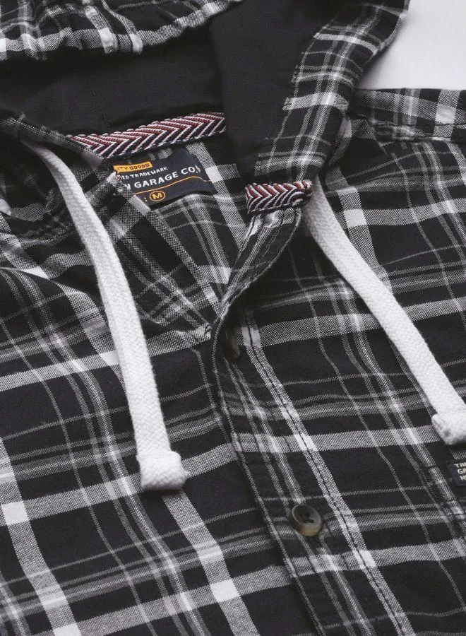 شركة المرآب الهندية Men Slim Fit Checkered Full Sleeves Hooded Casual Shirt