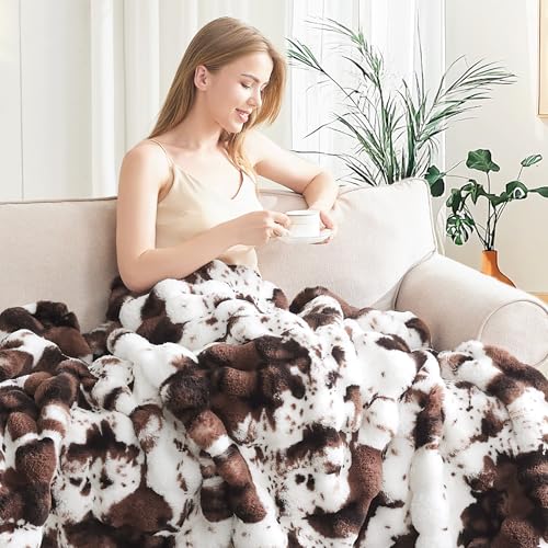 VFROO Ultra Plush Bubble Faux Rabbit Fur Blanket – 950GSM Thick Fluffy Throw Blanket for Bed, Couch, Sofa, or Gift, 50" × 60", Brown Cow - Image 4
