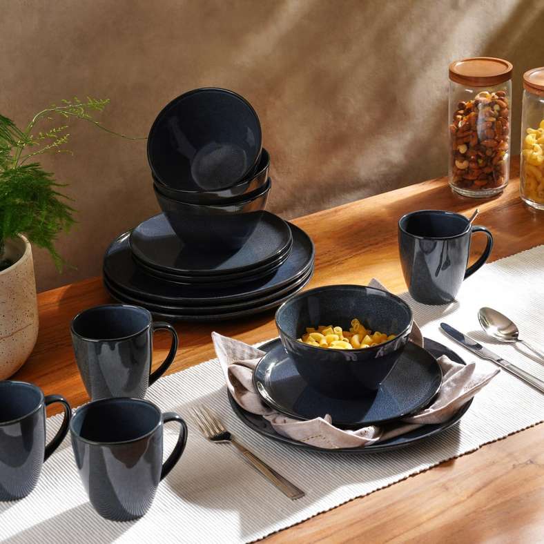 Pan Home Obsidian 16-Piece Stoneware Dinner Set for All