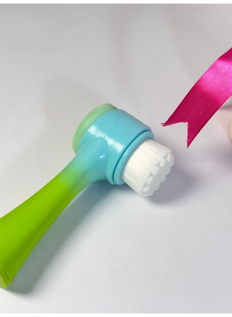 Brush Double-Sided Silicone Fan Brush with Nylon and Synthetic Hair for Effective Face Cleaning MAY VARY COLOR - Image 1