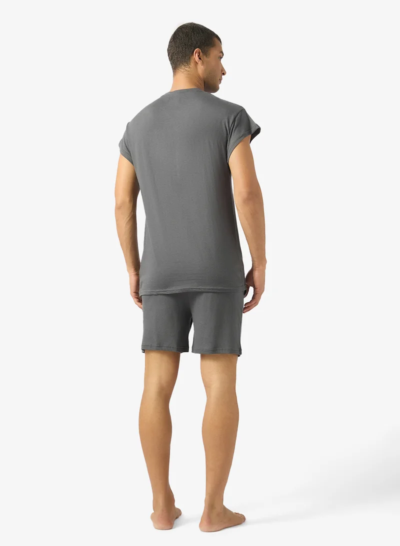 سفنتي فايف Short Sleeve T-Shirt With Shorts Pyjama Set